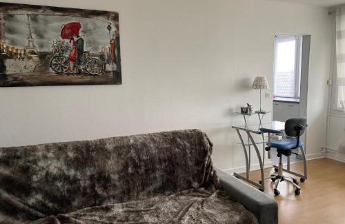 Reims Apartamento | Le Mun,3 étoiles-T2-60m2-balcon-parking-wifi-linge-produits-face à la gerdarmerie-vue cathedrale