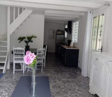 Neslette Casa | Le Murmure de la petite Oasis