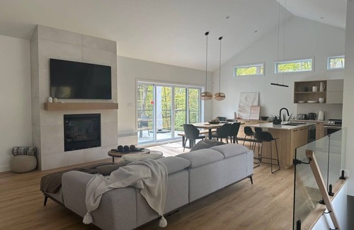 Argenteuil Regional County Municipality Casa | Le Must | New chalet with Spa and Swimming pool |