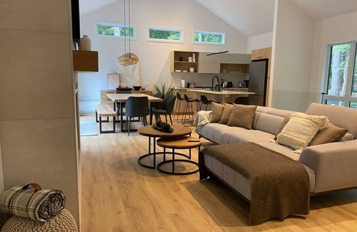 Argenteuil Regional County Municipality Casa | Le Must | New chalet with Spa and Swimming pool |