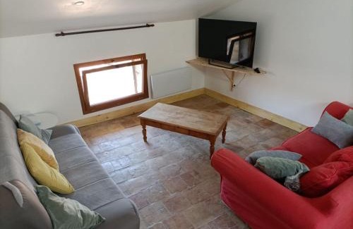 Remoulins Apartamento | LE NID Appt 2 chambres Proche Pont du Gard