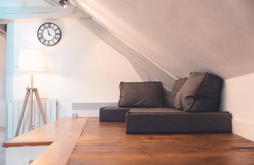 La Riche Apartamento | Le Nid d'Aigle - Spacious attic accommodation