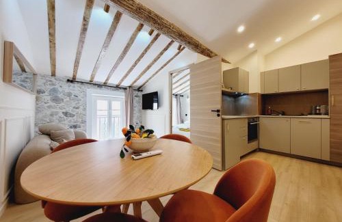 Antibes Old Town Apartamento | Le Nid de Revennes - séjour cosy dans la vieille ville d'Antibes