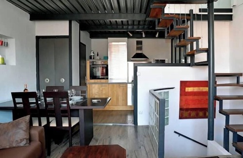 Quartier du Panier Apartamento | Le Panier- Superb duplex with sea view, terrace and spa bath near Vieux-Port