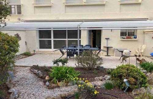 Les Arenes Apartamento | Le Papounet Appartement - Maison de 150m2 à 500m de la plage et du centre ville