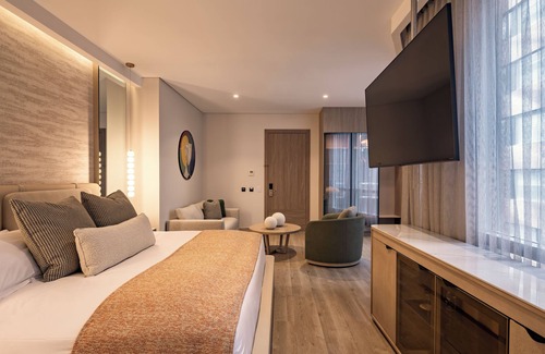 La Carolina Hotel | Le Parc Hotel, Beyond Stars