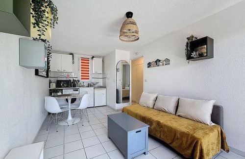 Perols Apartamento | Le Patio de Santa Monica, 5 minutes from the sea, 2 stars
