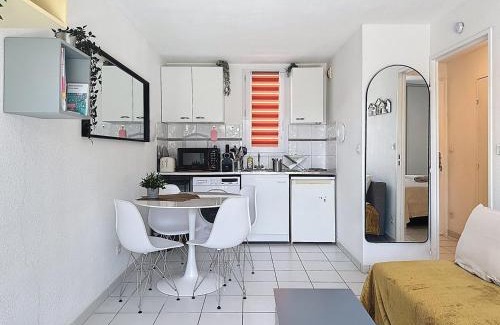 Perols Apartamento | Le Patio de Santa Monica, 5 minutes from the sea, 2 stars