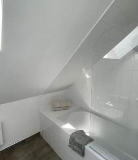 Maurepas Apartamento | LE PAVILLON RENNAIS