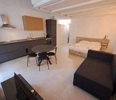 Lubiana Apartamento | Le Petit Arc