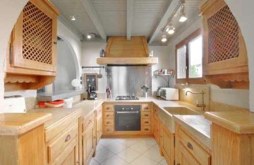 Ontex Casa | Le petit belvédère chalet avec piscine & vue lac