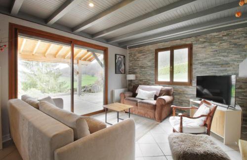 Ontex Casa | Le petit belvédère chalet avec piscine & vue lac