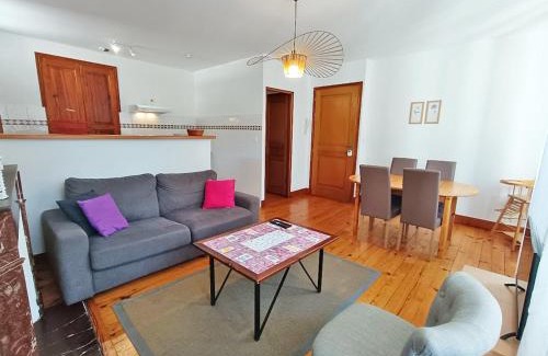 Bagneres-de-Luchon Apartamento | Le petit cerf, T3, wifi, cave