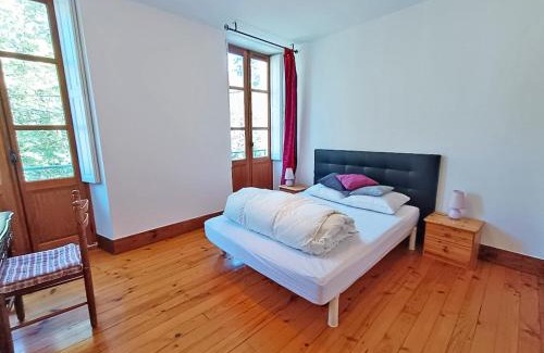 Bagneres-de-Luchon Apartamento | Le petit cerf, T3, wifi, cave