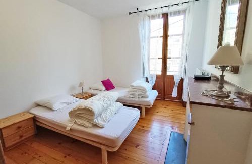 Bagneres-de-Luchon Apartamento | Le petit cerf, T3, wifi, cave