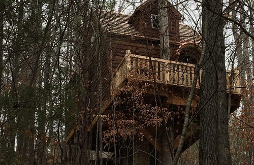 Chickamauga Cabaña | Le Petit Chateau Treehouse en Candlelight Forest Resort