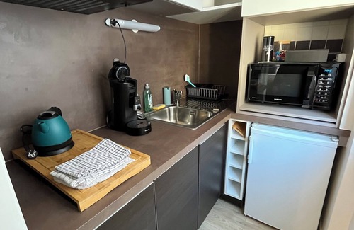 Old Town Apartamento | "Le petit Foch" Studio Chic Parking INCLUSIVE, Place de l'Hôtel de ville.