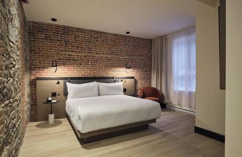Old Montreal Hotel | Le Petit Hôtel Vieux-Montréal | Notre-Dame
