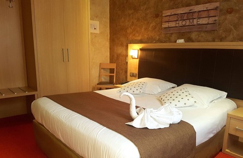 La Tour-d'Aigues Hotel | Le Petit Mas de Marie