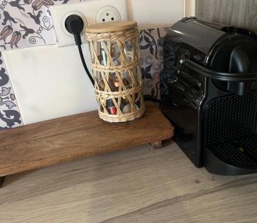 Bourg-en-Bresse Apartamento | le petit prince , jolie maisonnette terrasse Netflix parking privé jeux de société