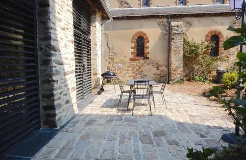 Menil Casa | Le Petit Vigneau