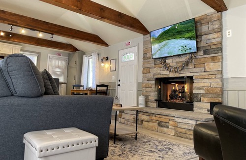 Twin Peaks Cabaña | Le Petite Cottage