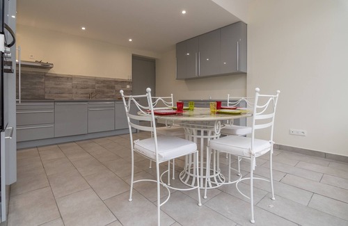 Montcenis Apartamento | Le Pied à Terre de Montcenis - Appt avec parking privé