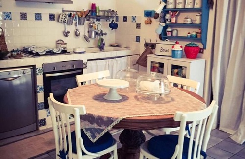 Ameglia Cama Y Desayuno | Le Pinette Bed and Breakfast