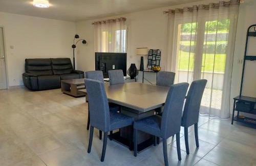 Brives-Charensac Casa | Le Plain-pied du Pêcheur - Maison avec terrasse entre Loire, Via Velay et Le Puy