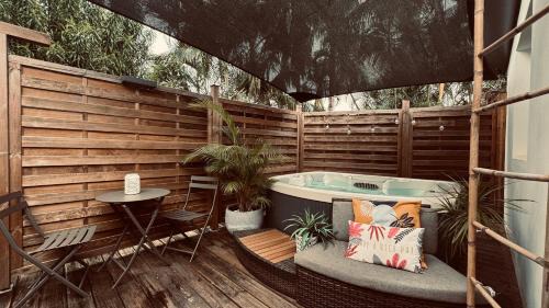 Sainte-Clotilde Centre Casa | Le Pluméria - T1 avec un SPA privatif
