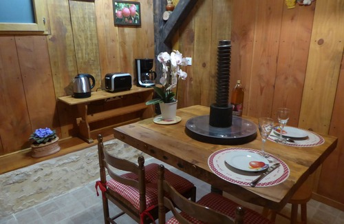 Bazoges-en-Pareds Apartamento | Le Pressoir de la Rousselière