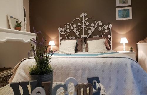 Villeneuve-les-Beziers Apartamento | LE PRIEURE - STUDIOS jusqu'à 4 personnes
