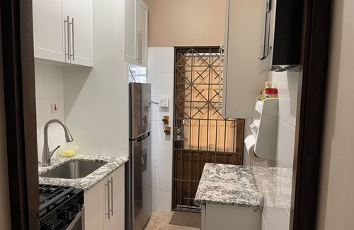 Molynes Gardens Apartamento | Le Quad's Studio ~ Private, Secured & Elegant