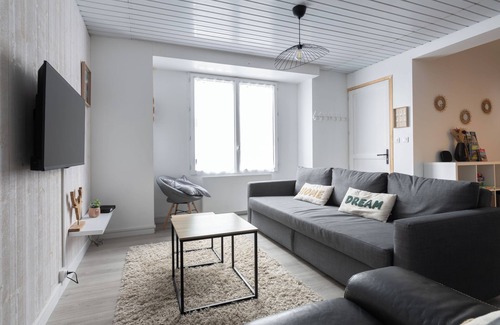 Bagneres-de-Bigorre Apartamento | Le reflet des Pyrénées 6/8 people, close to town center and ski shuttles