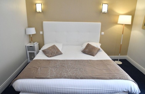 Aurillac Hotel | Le Renaissance