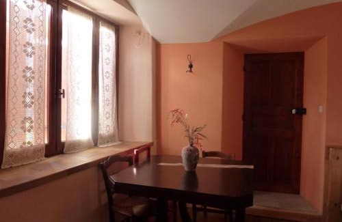 Le Glaizil Cama Y Desayuno | Le Rocher des Ducs, Appartement & Chambres, abris voitures et motos