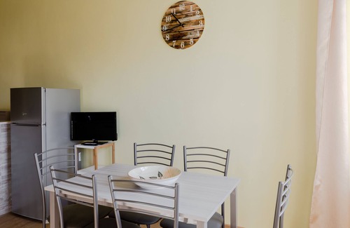 Zona XV Torre Maura Apartamento | Le Rondini Apartment, 5 persone, 2 balconi, Policlinico Casilino e Tor Vergata