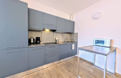Naggio Apartamento | Le Rondini D Apartment: lake view, terrace, Wi-Fi, AC and garage!
