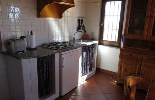 Grazzano Badoglio Casa | Casa de vacaciones Le Rose Rosse en Grazzano Badoglio - 4 personas, 1 dormitorios