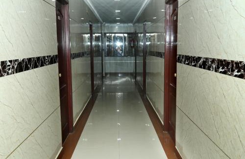 Perambur Purasavakam Hotel | Le Royal Inn