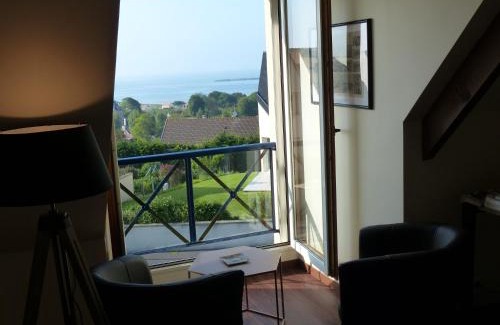 Arromanches-les-Bains Cama Y Desayuno | LE RUBAN BLEU FACE A LA MER