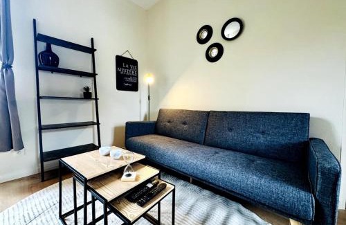 Sens Apartamento | Le Saint - By 69ALSACELO- 3 Chambres Séparées - Idéal Pro & Famille - Patio Privé - Proche Centre Ville - Smart TV - WiFi Fibre - Check-in Autonome - Parking Facile & Gratuit