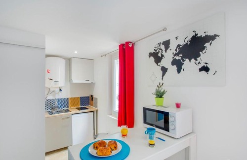 Hyeres City Centre Apartamento | Le Saint Louis Blue Bulldog