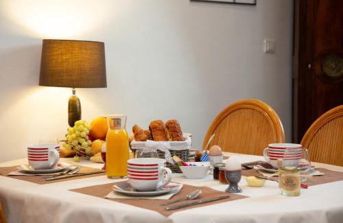 Sergines Casa | Le Sarcinoé