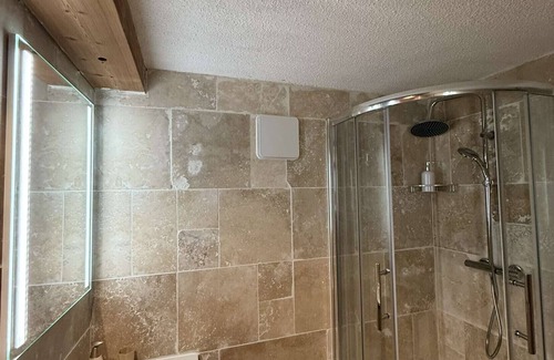 Hirmentaz Apartamento | Le Savoyard - Bar & Jacuzzi