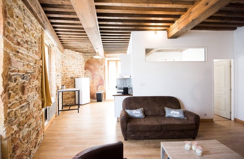 Gorge de Loup Apartamento | Le St Pierre - Typical 2 bedrooms close to Saône