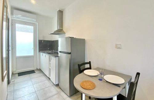 Faubourg Apartamento | Le Sully, City Center Studio with A/C