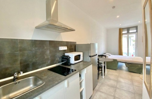 Faubourg Apartamento | Le Sully, City Center Studio with A/C
