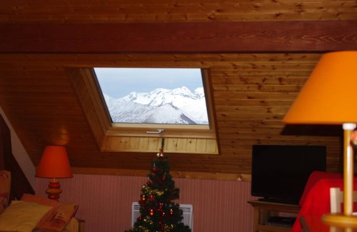 Albiez-Montrond Casa | LE TALAPET - POPPY