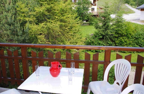 Albiez-Montrond Casa | LE TALAPET - POPPY